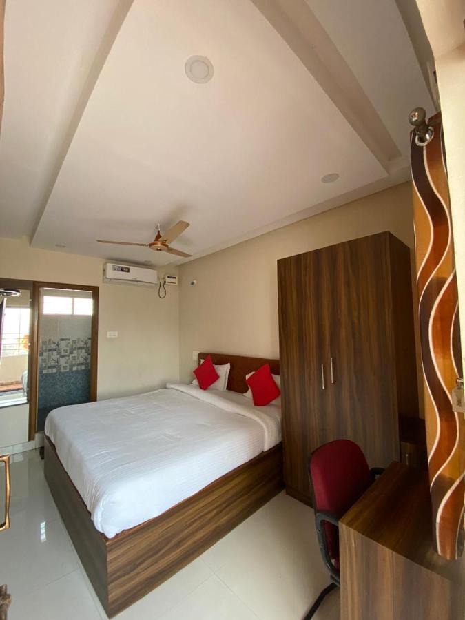 Hotel Renuka Visakhapatnam Eksteriør bilde